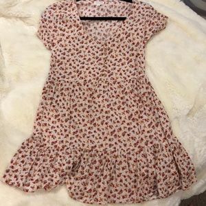 Super cute flowy dress with flowers